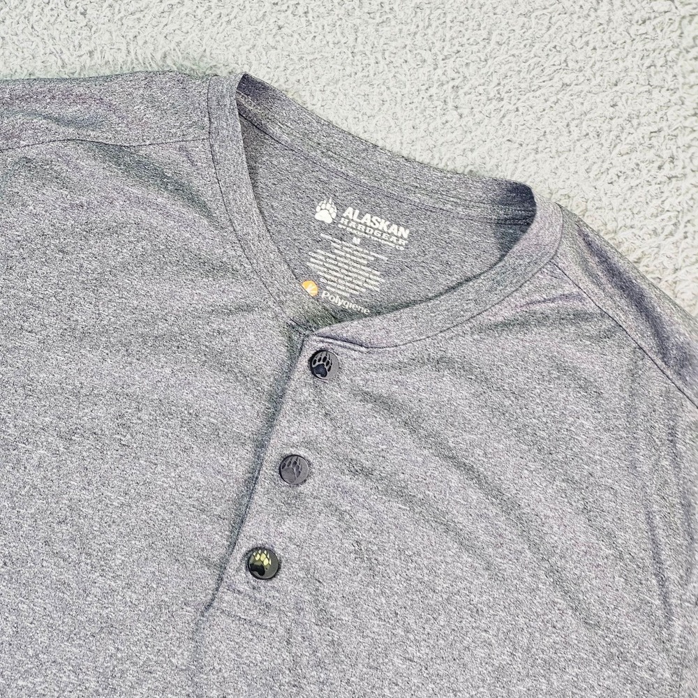 Alaskan Hardgear Shirt Mens Medium Gray Henley Short Sleeve Performance Outdoor